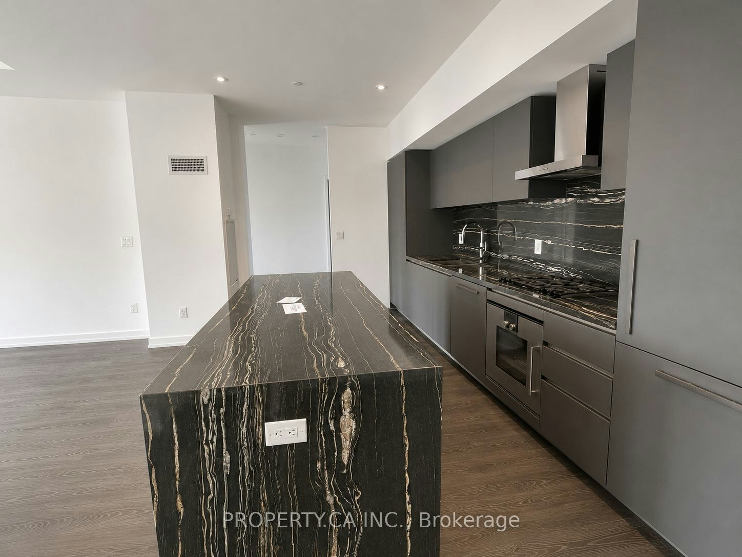 2002-1315 Bay Street, Toronto, ON, M5R 0E4 - 5