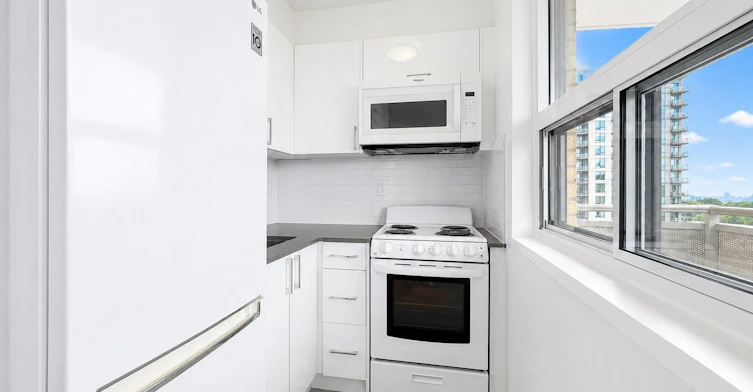 1201-1500 Bathurst Street, Toronto, ON, M5P 3L3 - 3
