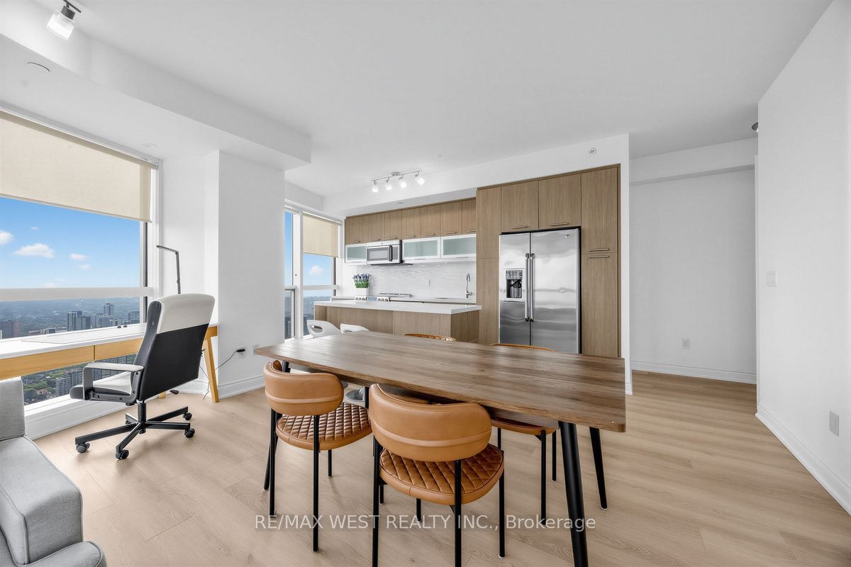 7102-388 Yonge Street, Toronto, ON, M5B 0A4 - 5