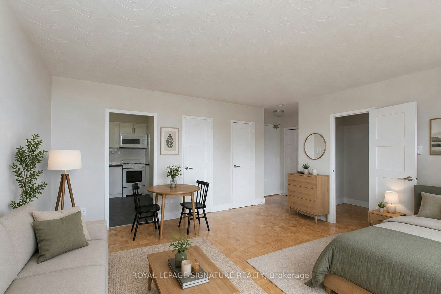 900-525 Eglinton Avenue E, Toronto, ON, M4P 1N5