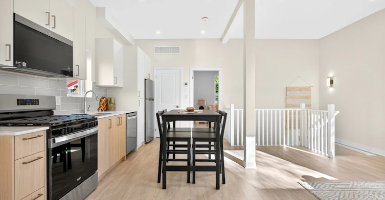 R - GARDEN-4 Southwell Drive, Toronto, ON, M3B 2N7 - 3