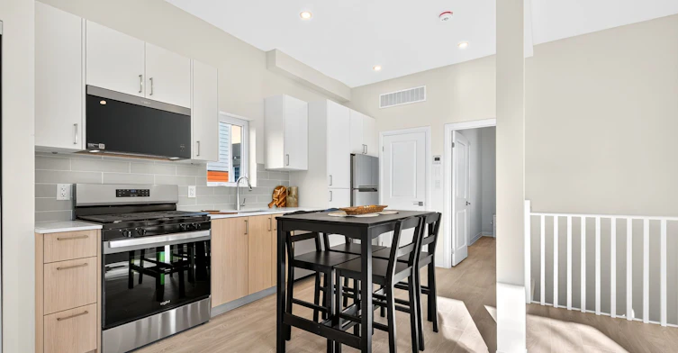 R - GARDEN-4 Southwell Drive, Toronto, ON, M3B 2N7 - 4