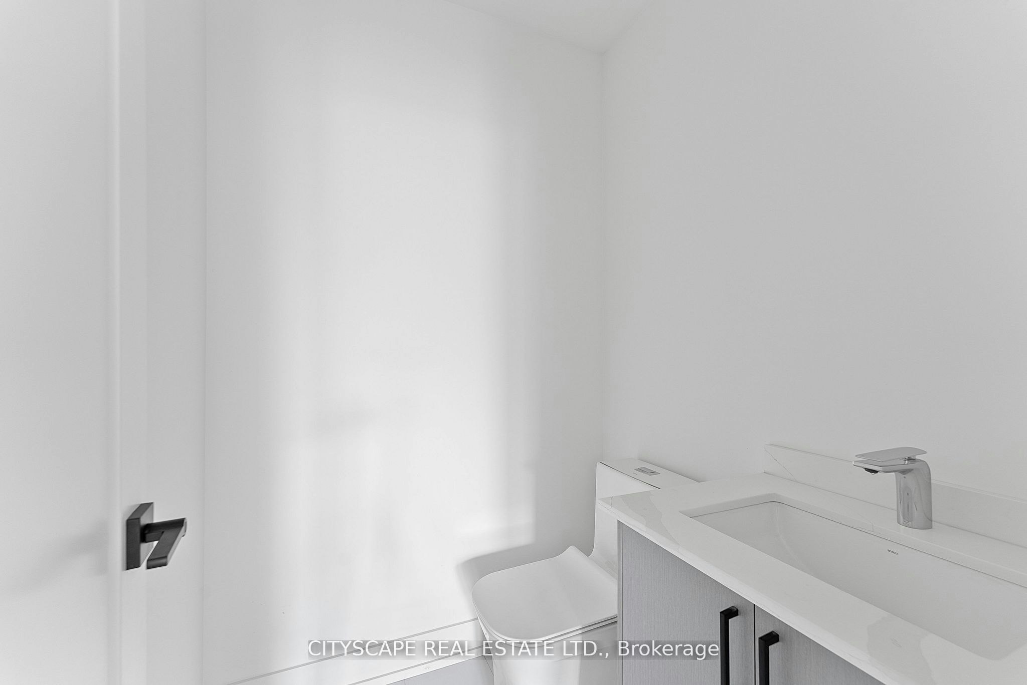 3 (Upper)-587 Oakwood Avenue, Toronto, ON, M6E 2X8 - 14