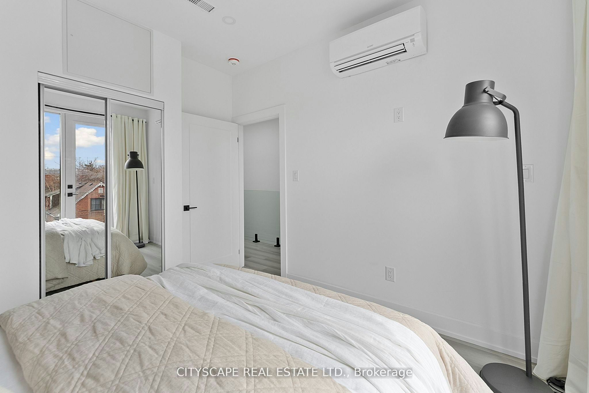 3 (Upper)-587 Oakwood Avenue, Toronto, ON, M6E 2X8 - 22