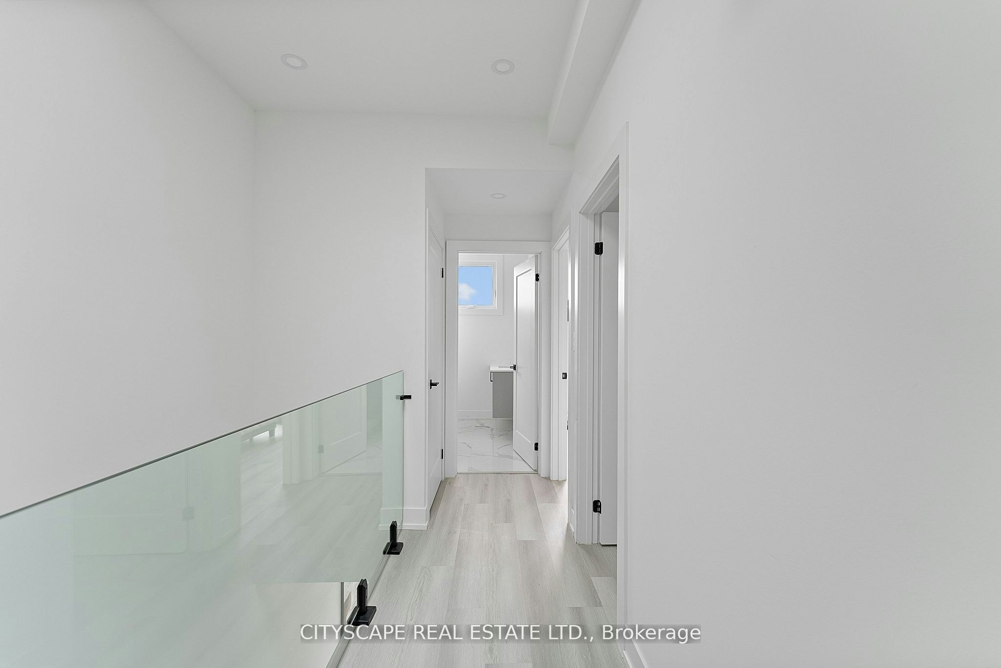 3 (Upper)-587 Oakwood Avenue, Toronto, ON, M6E 2X8 - 18