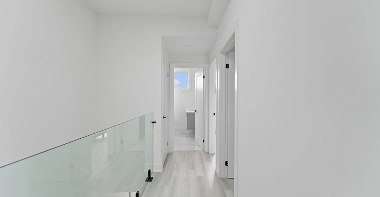 3 (Upper)-587 Oakwood Avenue, Toronto, ON, M6E 2X8 - 18