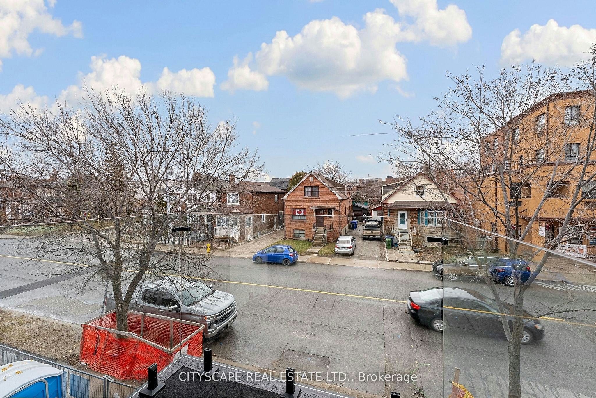 3 (Upper)-587 Oakwood Avenue, Toronto, ON, M6E 2X8 - 16