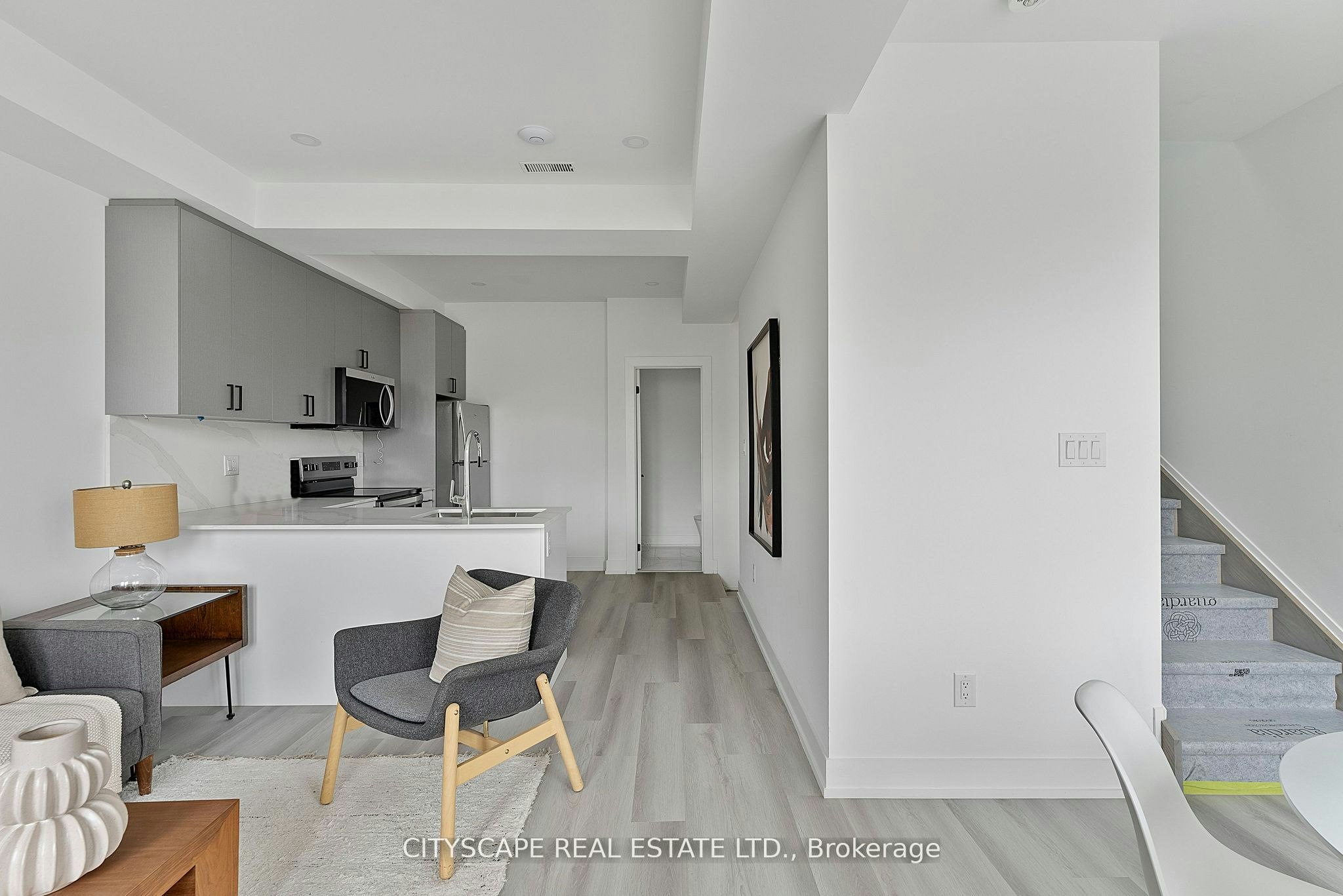 3 (Upper)-587 Oakwood Avenue, Toronto, ON, M6E 2X8 - 8