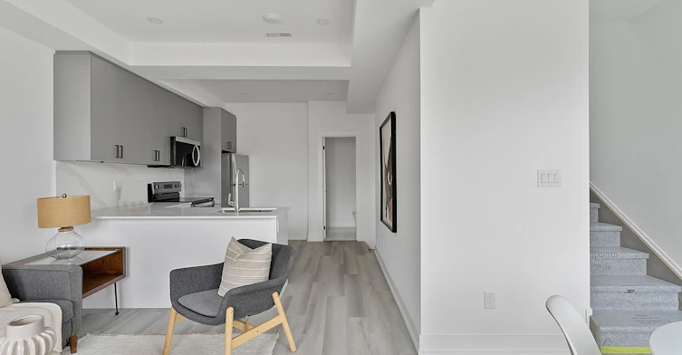 3 (Upper)-587 Oakwood Avenue, Toronto, ON, M6E 2X8 - 8