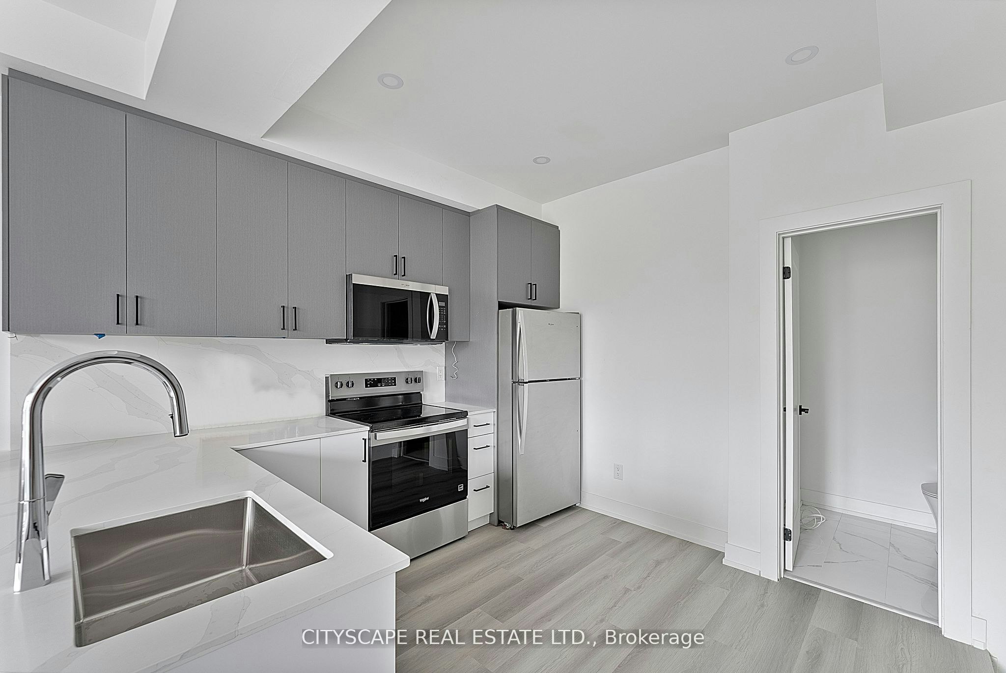 3 (Upper)-587 Oakwood Avenue, Toronto, ON, M6E 2X8 - 4