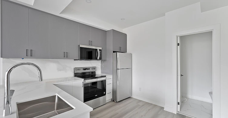 3 (Upper)-587 Oakwood Avenue, Toronto, ON, M6E 2X8 - 4