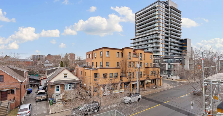3 (Upper)-587 Oakwood Avenue, Toronto, ON, M6E 2X8 - 33