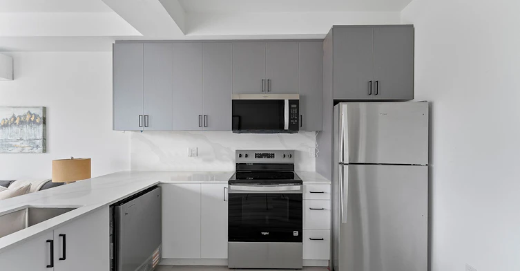 3 (Upper)-587 Oakwood Avenue, Toronto, ON, M6E 2X8 - 3