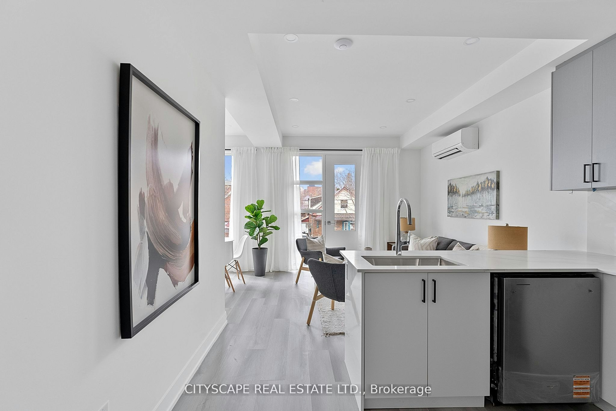 3 (Upper)-587 Oakwood Avenue, Toronto, ON, M6E 2X8 - 2