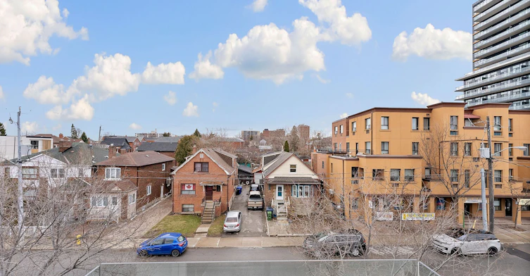3 (Upper)-587 Oakwood Avenue, Toronto, ON, M6E 2X8 - 32