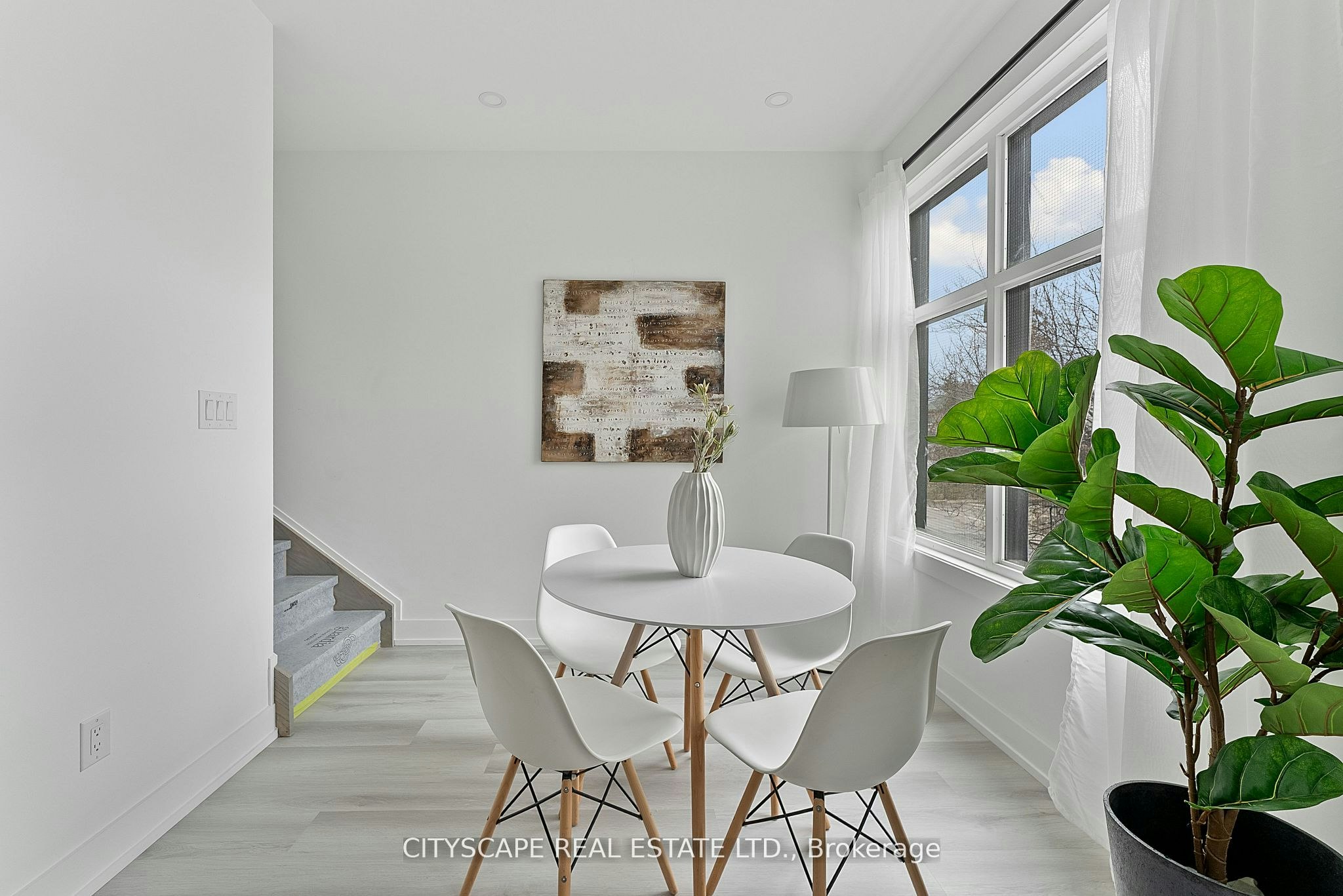 3 (Upper)-587 Oakwood Avenue, Toronto, ON, M6E 2X8 - 13