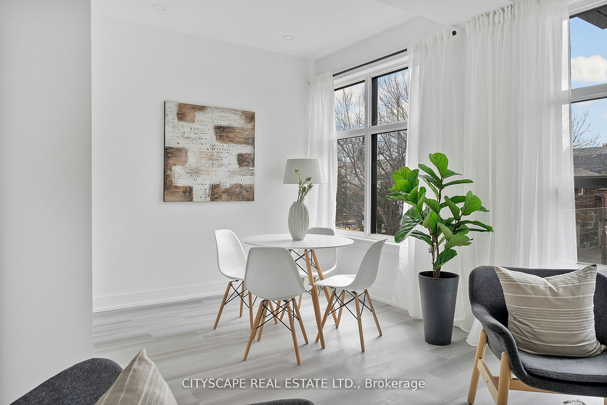 3 (Upper)-587 Oakwood Avenue, Toronto, ON, M6E 2X8 - 11