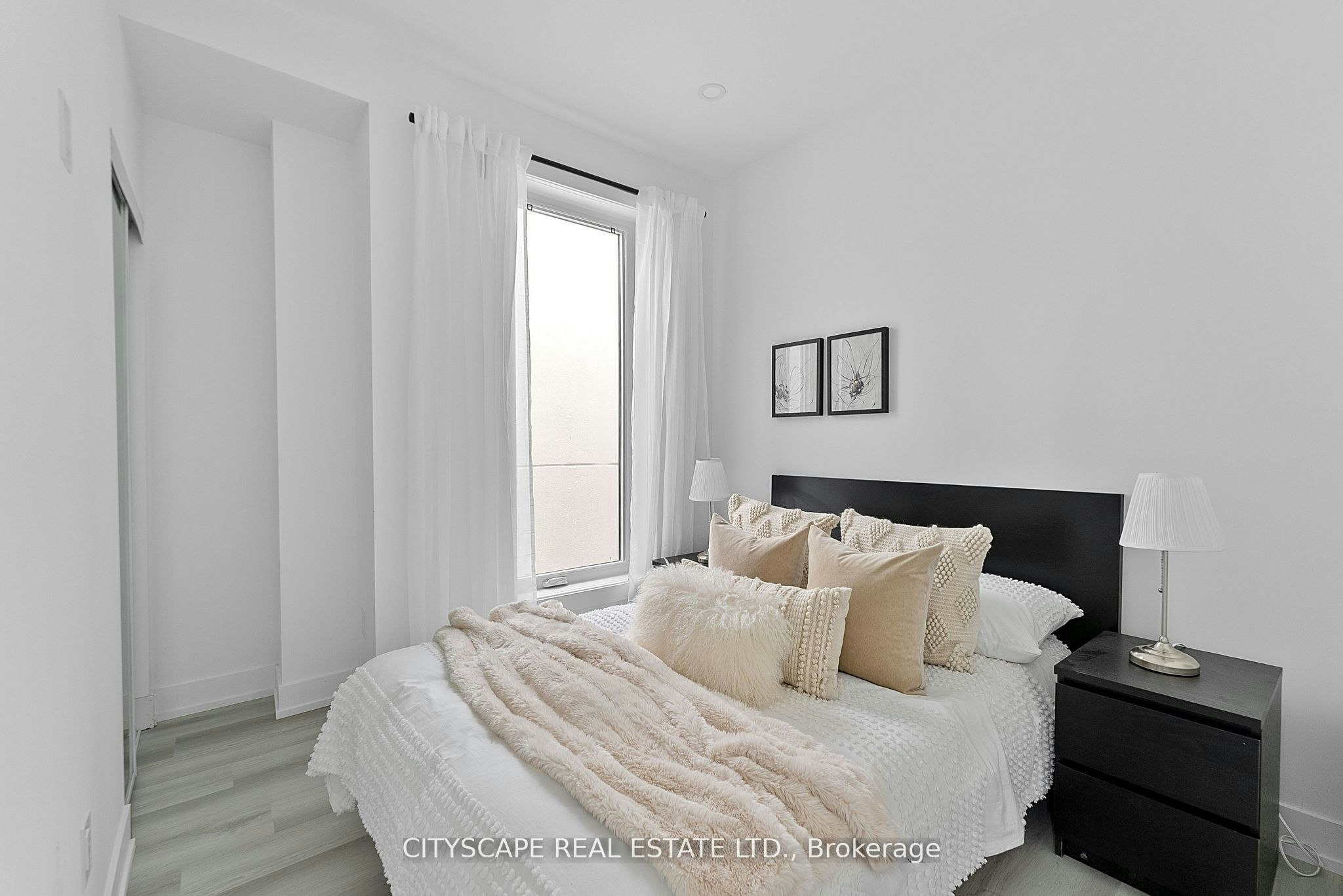 3 (Upper)-587 Oakwood Avenue, Toronto, ON, M6E 2X8 - 23