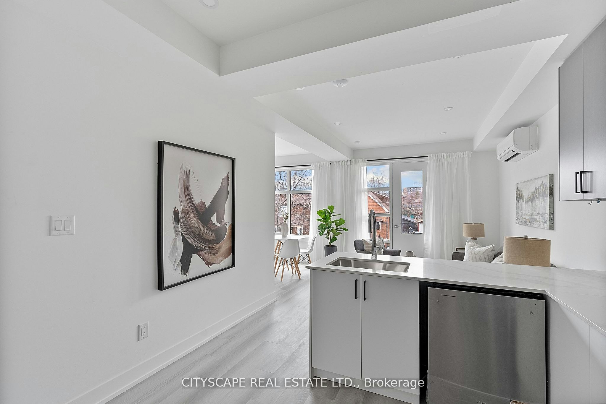 3 (Upper)-587 Oakwood Avenue, Toronto, ON, M6E 2X8 - 5