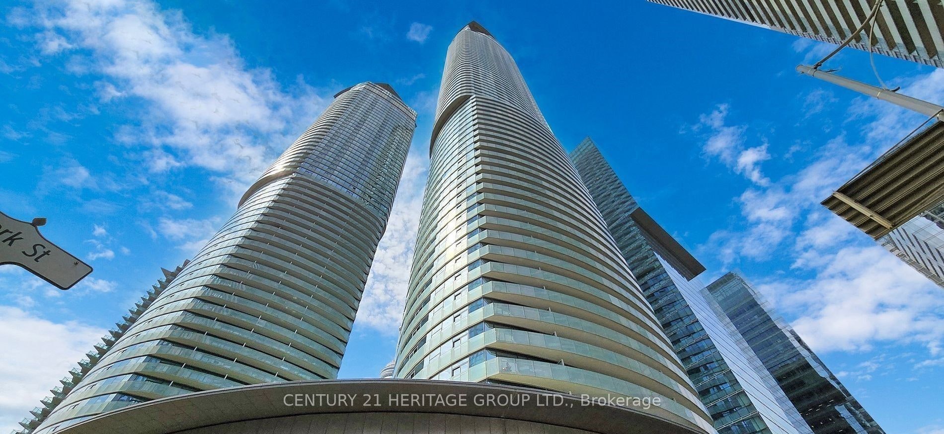 5202-12 York Street, Toronto, ON, M5J 0A9