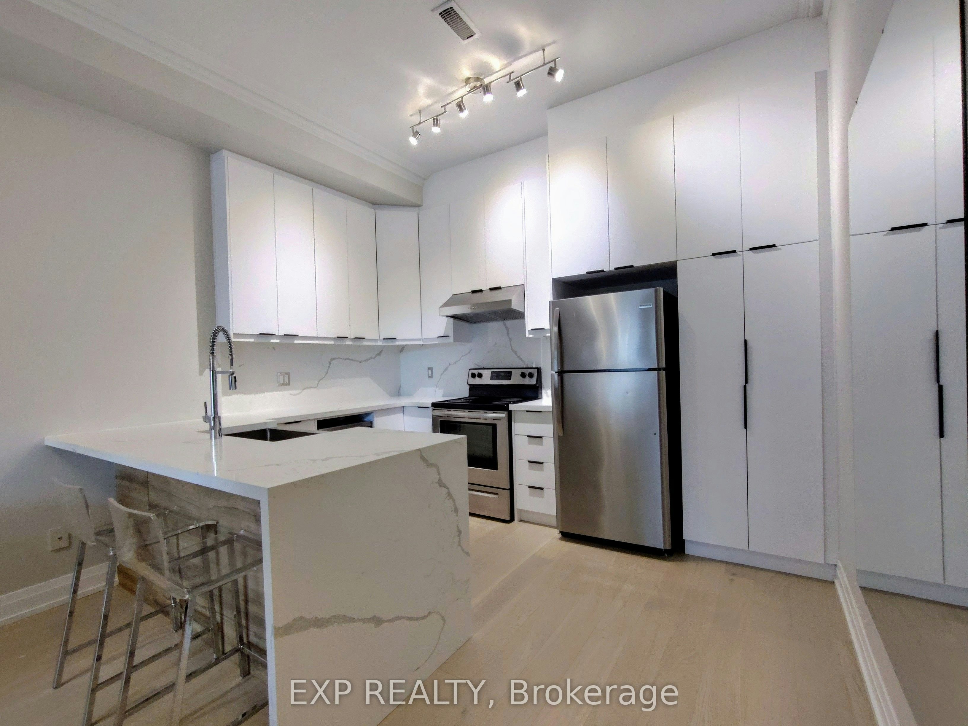 601 Adelaide Street W, Toronto, ON, M6J 1A8 - 5