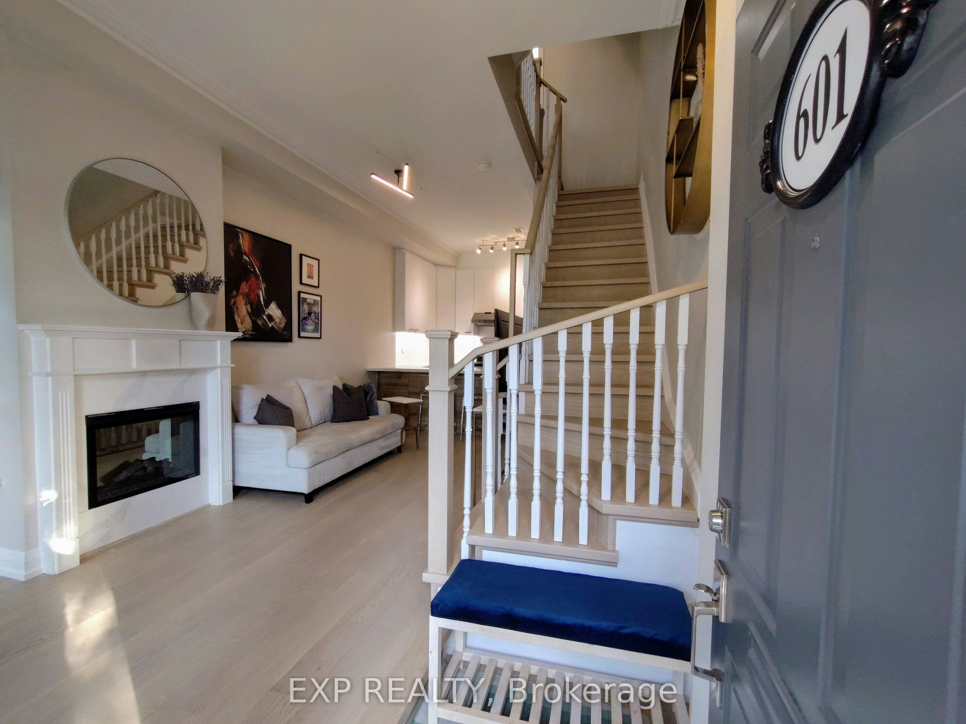 601 Adelaide Street W, Toronto, ON, M6J 1A8