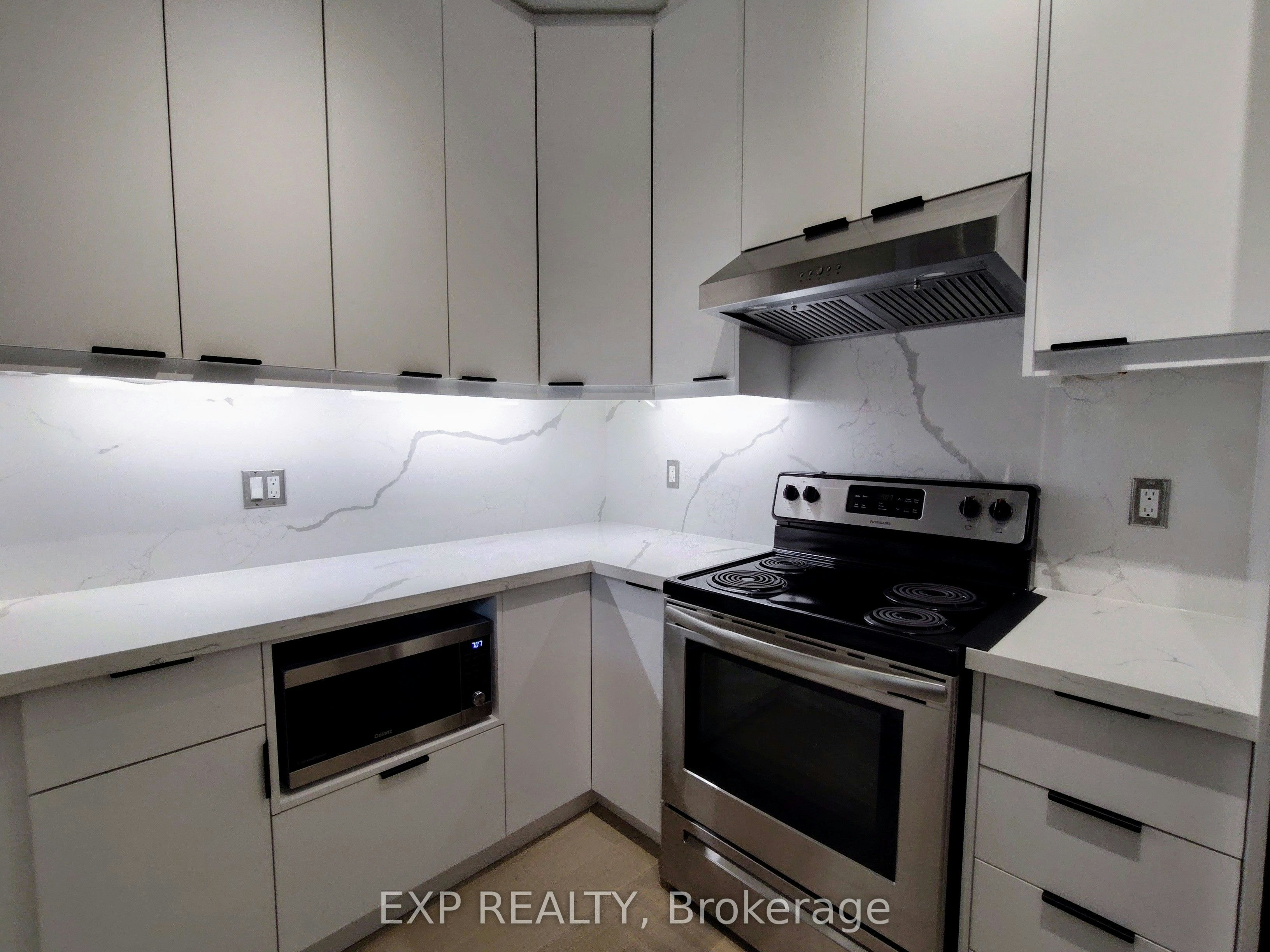 601 Adelaide Street W, Toronto, ON, M6J 1A8 - 7