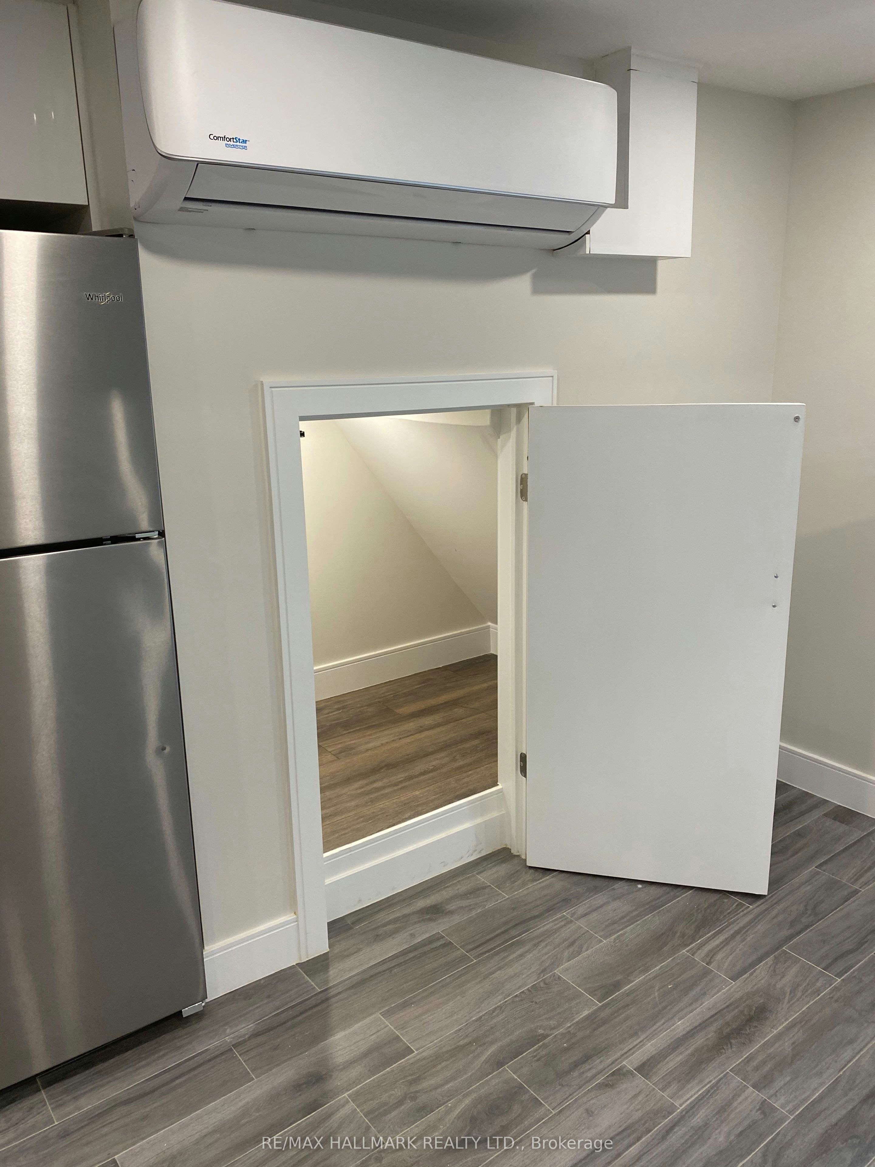 Lower-14 Rosemount Avenue, Toronto, ON, M6H 2M1 - 4