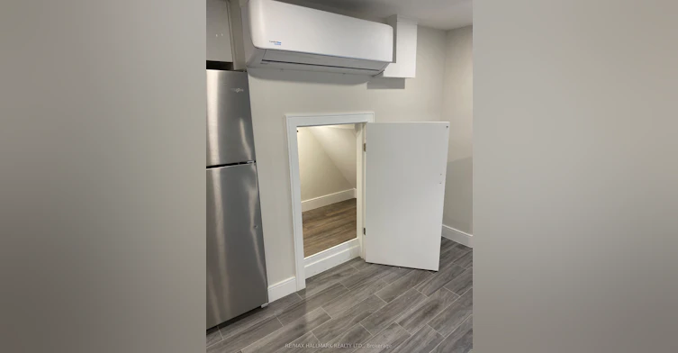 Lower-14 Rosemount Avenue, Toronto, ON, M6H 2M1 - 4