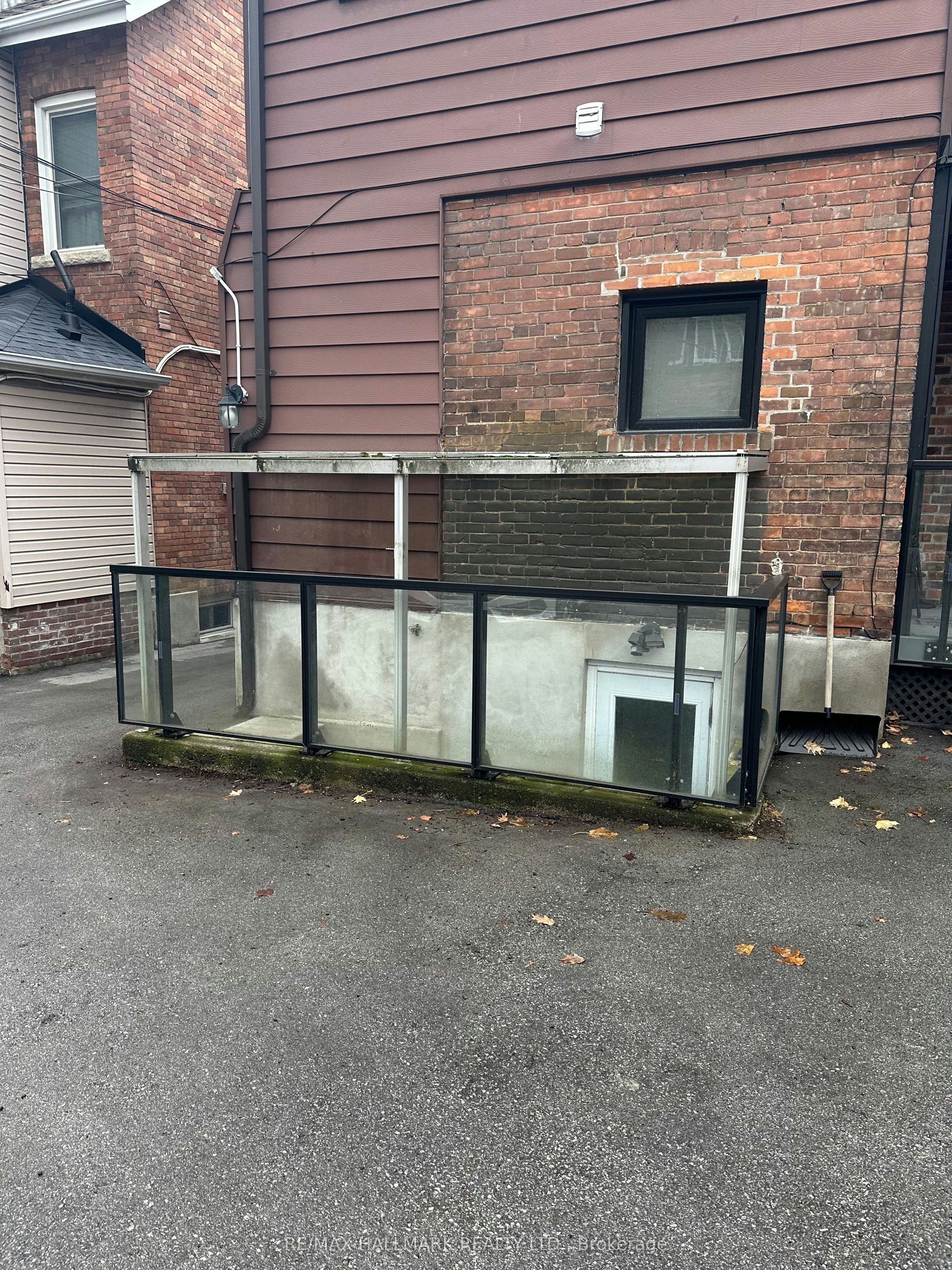 Lower-14 Rosemount Avenue, Toronto, ON, M6H 2M1 - 10