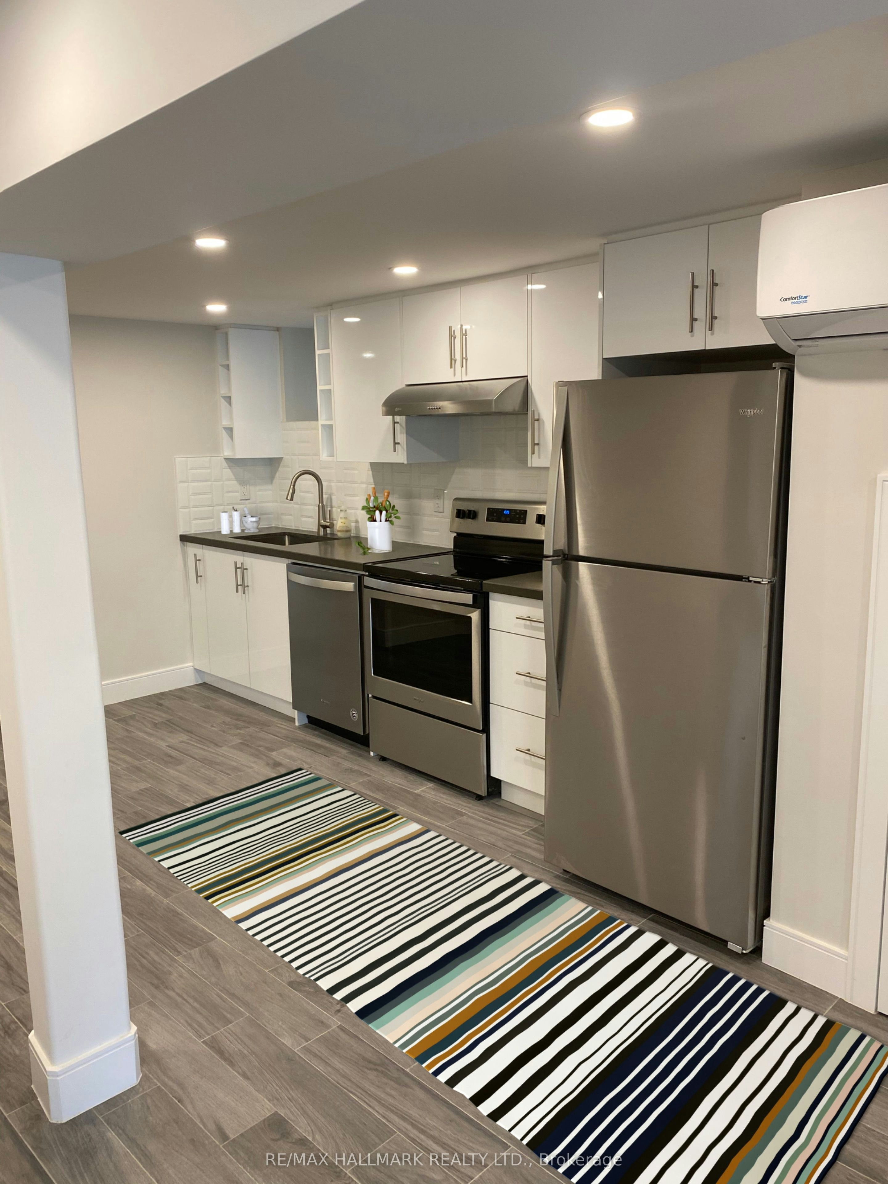 Lower-14 Rosemount Avenue, Toronto, ON, M6H 2M1 - 3