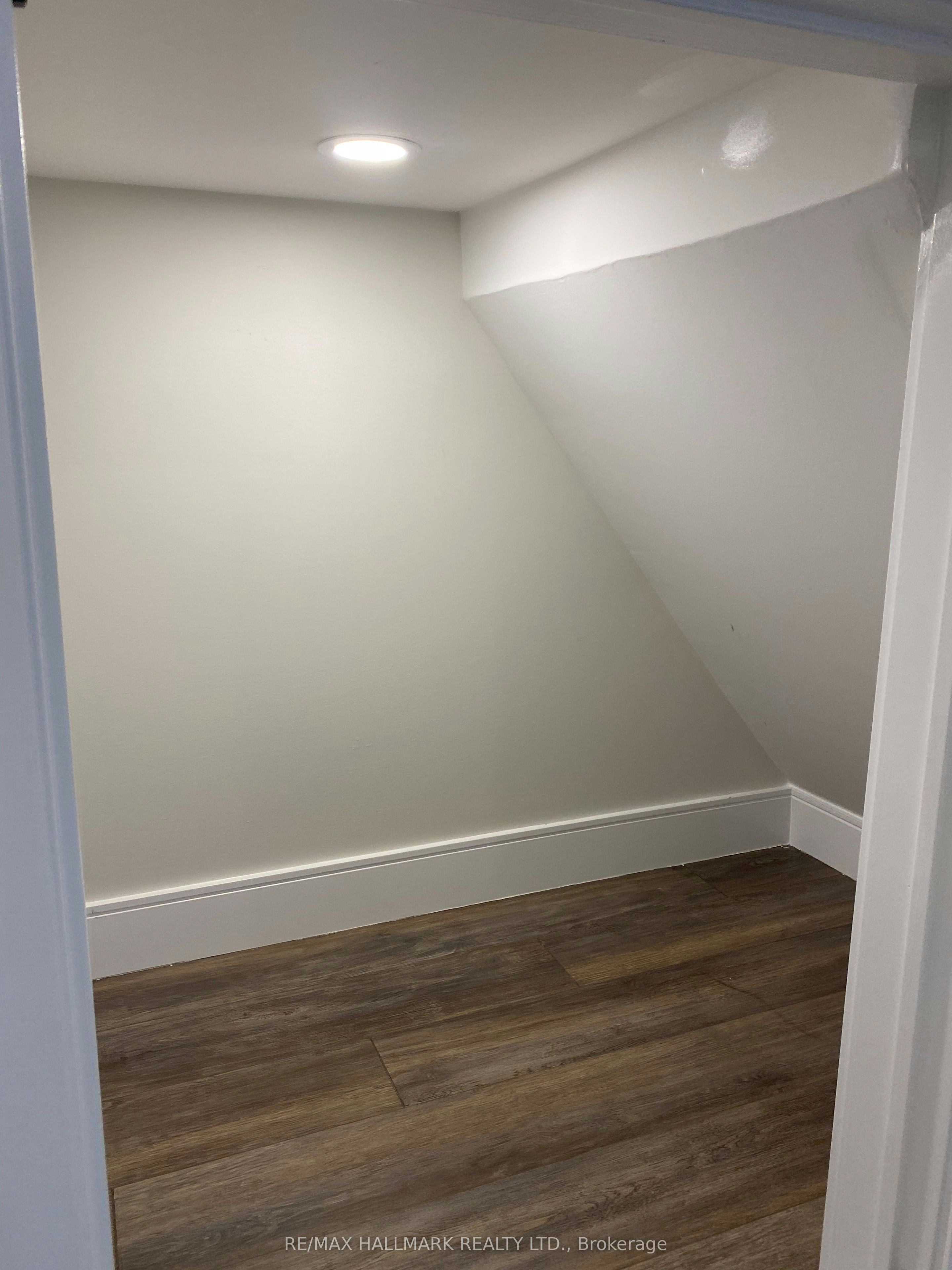 Lower-14 Rosemount Avenue, Toronto, ON, M6H 2M1 - 5