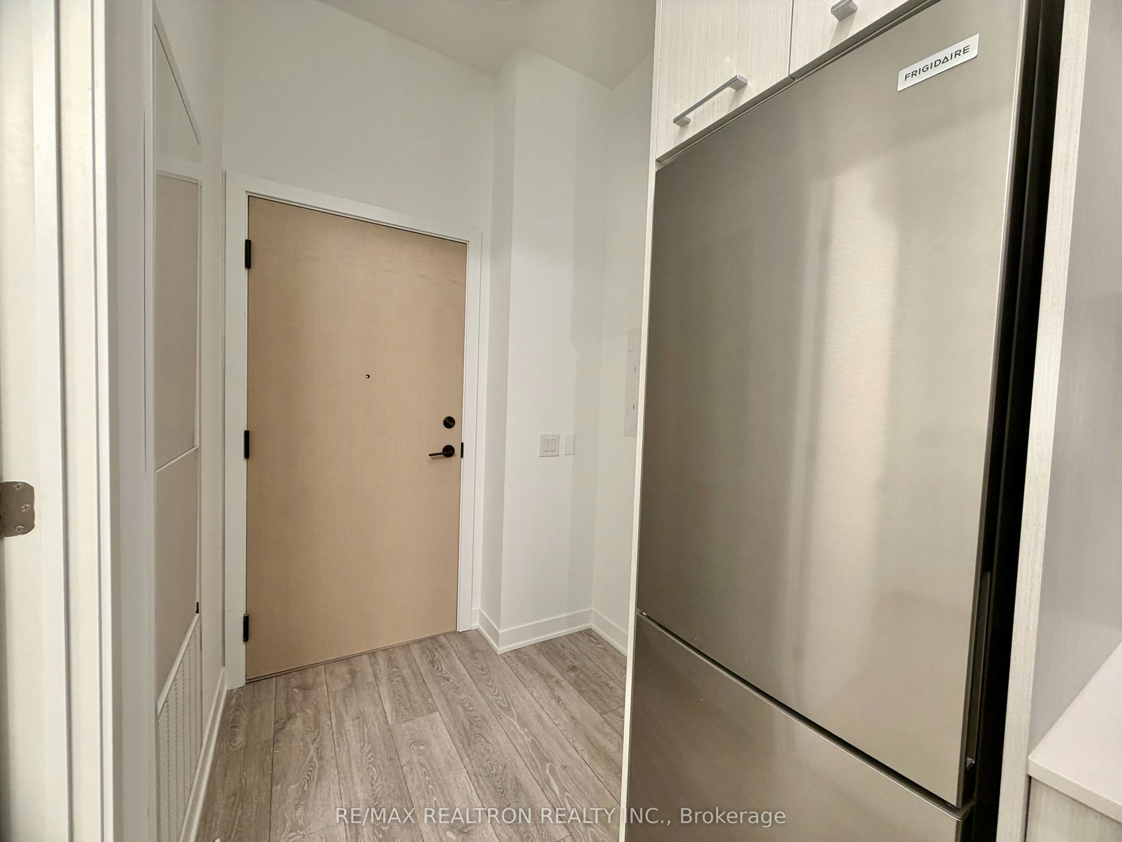 216-10 Oak Street, Toronto, ON, M5A 0Z1 - 9