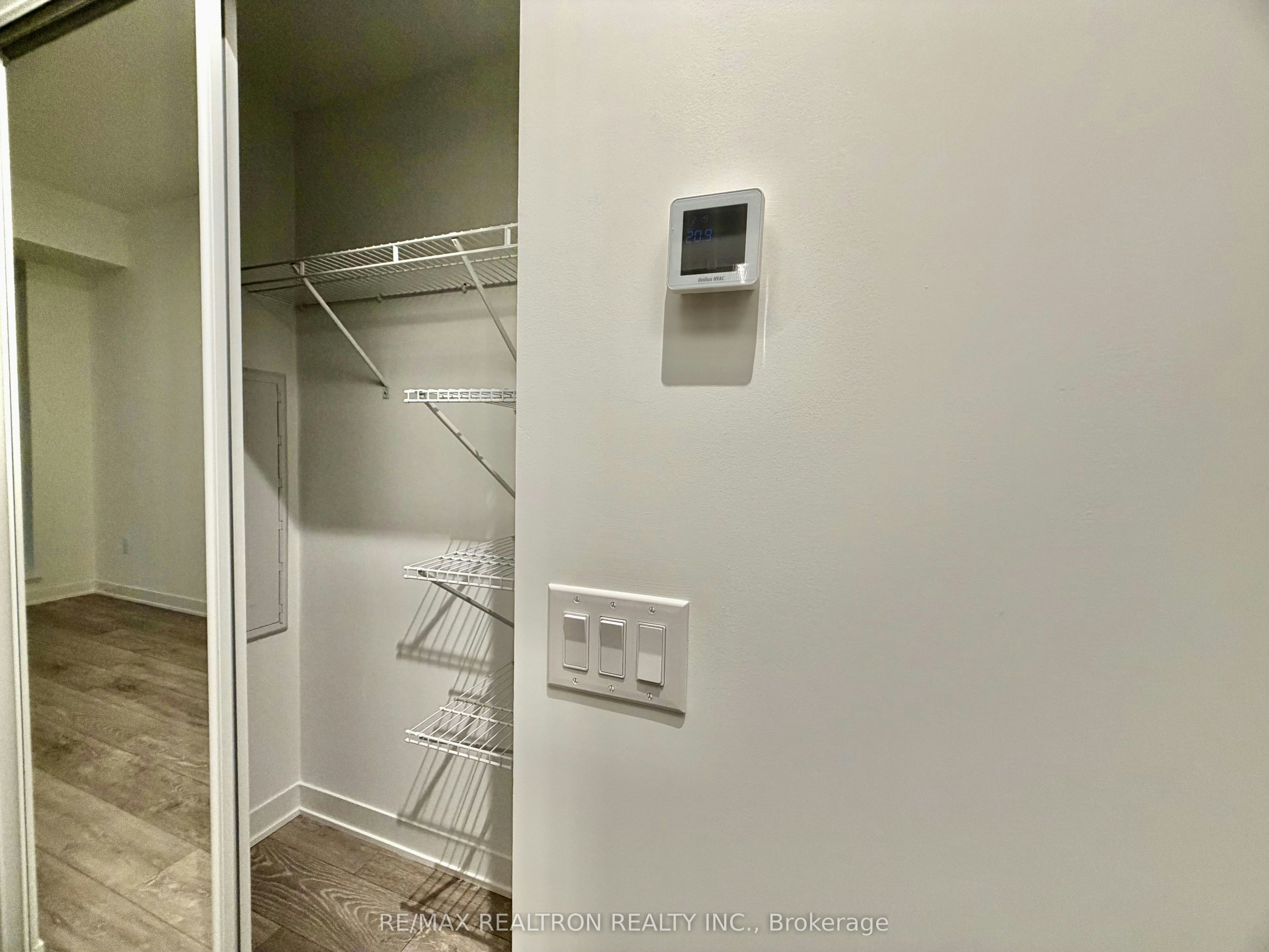 216-10 Oak Street, Toronto, ON, M5A 0Z1 - 10