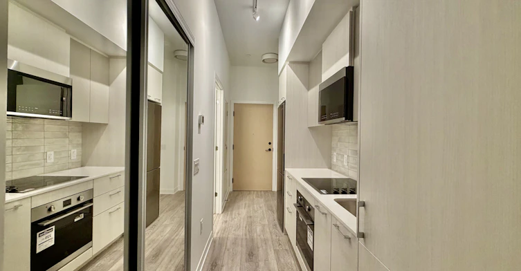216-10 Oak Street, Toronto, ON, M5A 0Z1 - 5
