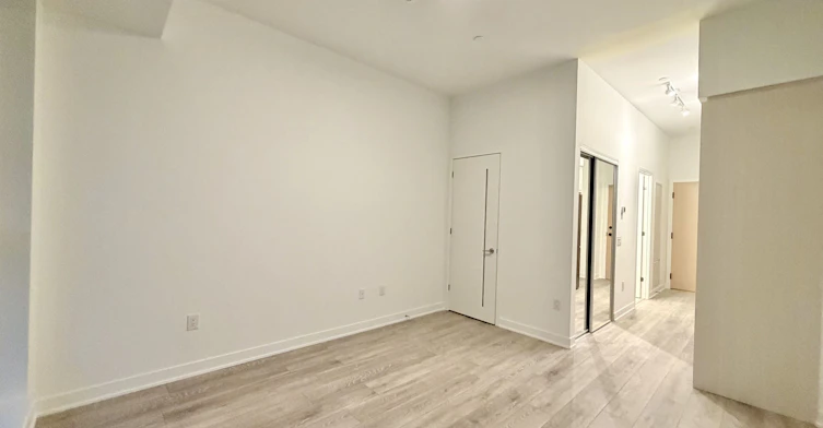 216-10 Oak Street, Toronto, ON, M5A 0Z1 - 4