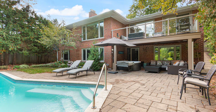 195 Burbank Drive, Toronto, ON, M2K 1P5 - 2