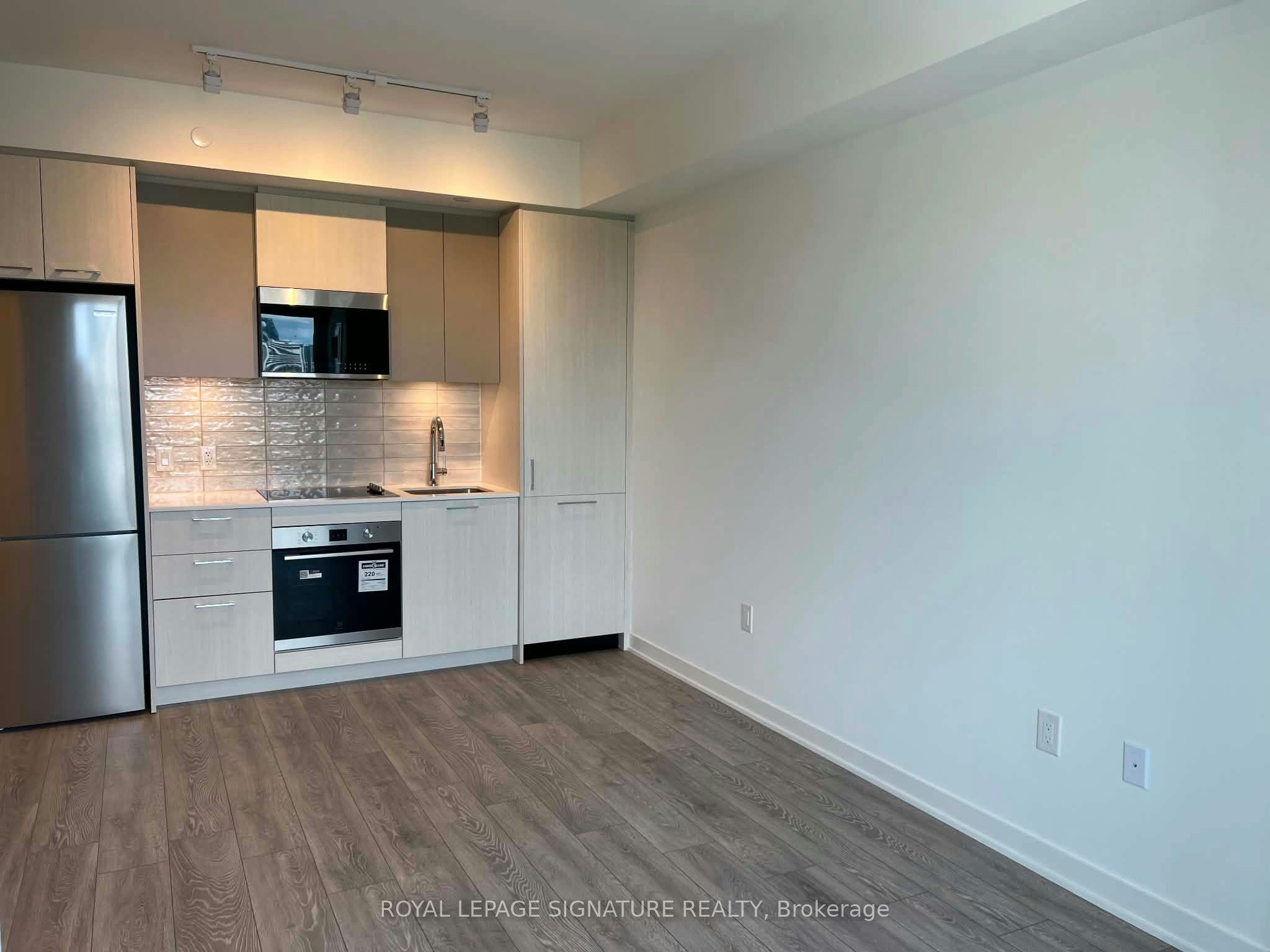 2307-10 Oak Street, Toronto, ON, M5A 0Z1 - 2