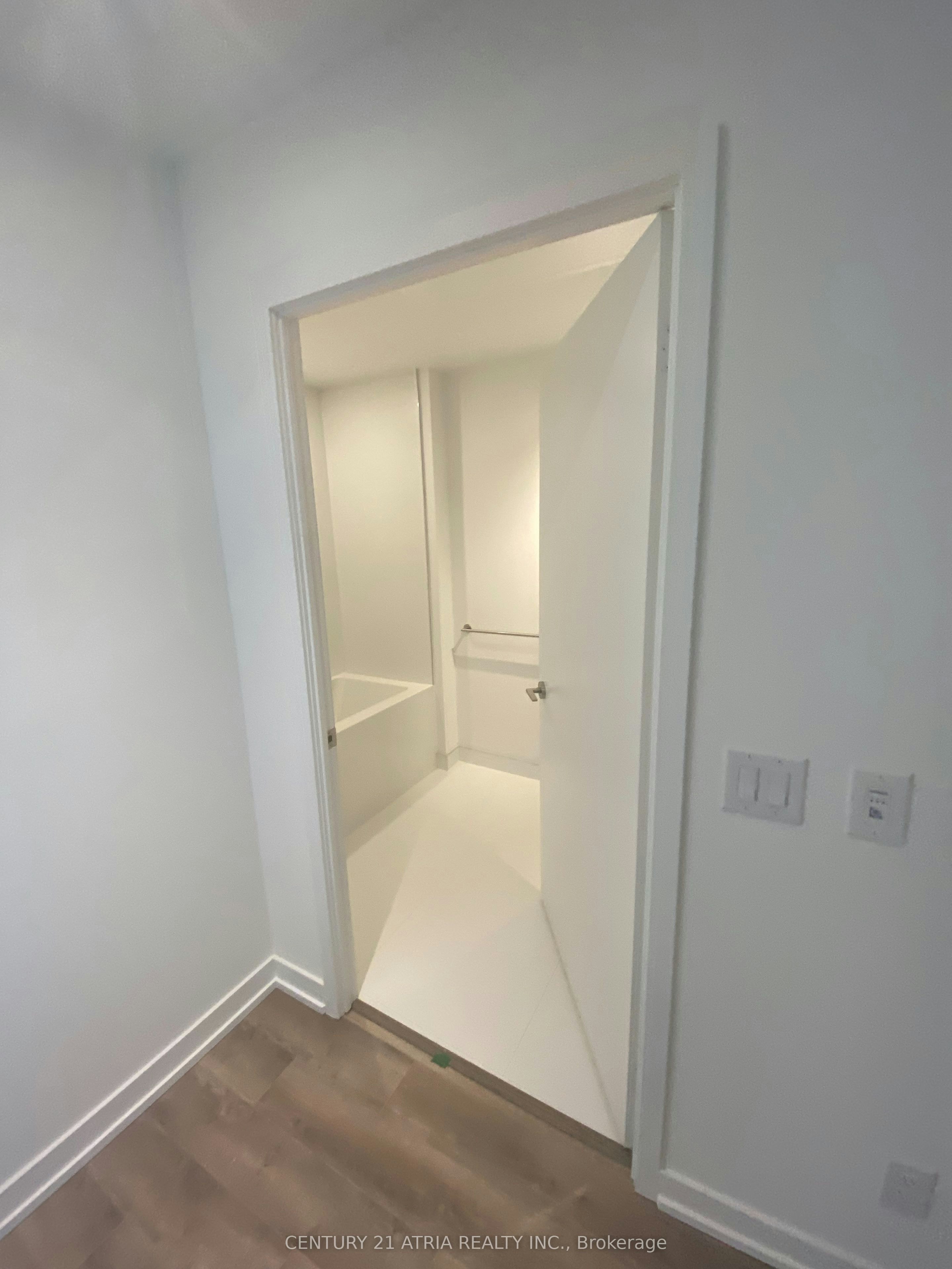 1713-20 Edward Street, Toronto, ON, M5G 1C9 - 6