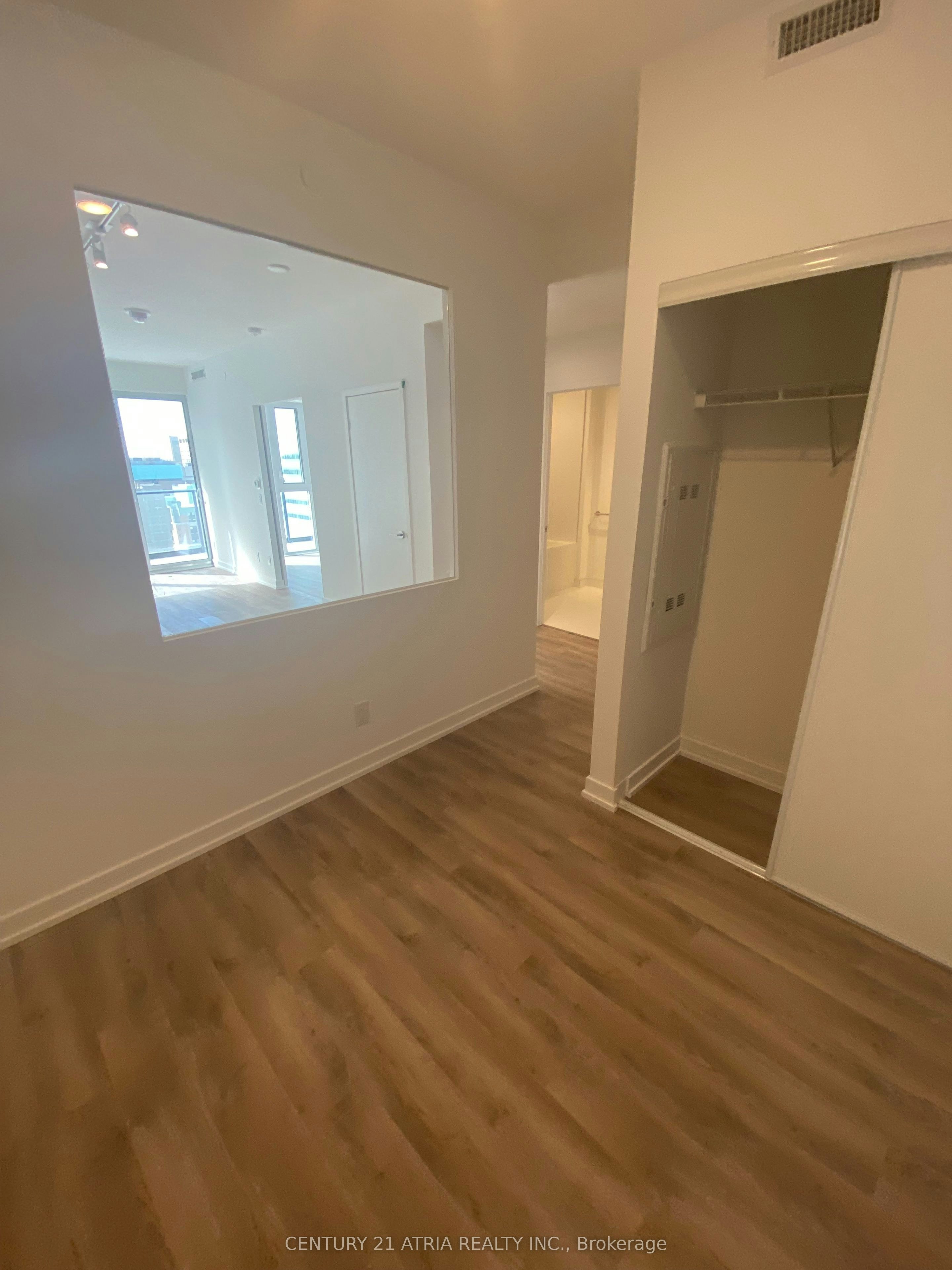 1713-20 Edward Street, Toronto, ON, M5G 1C9 - 5