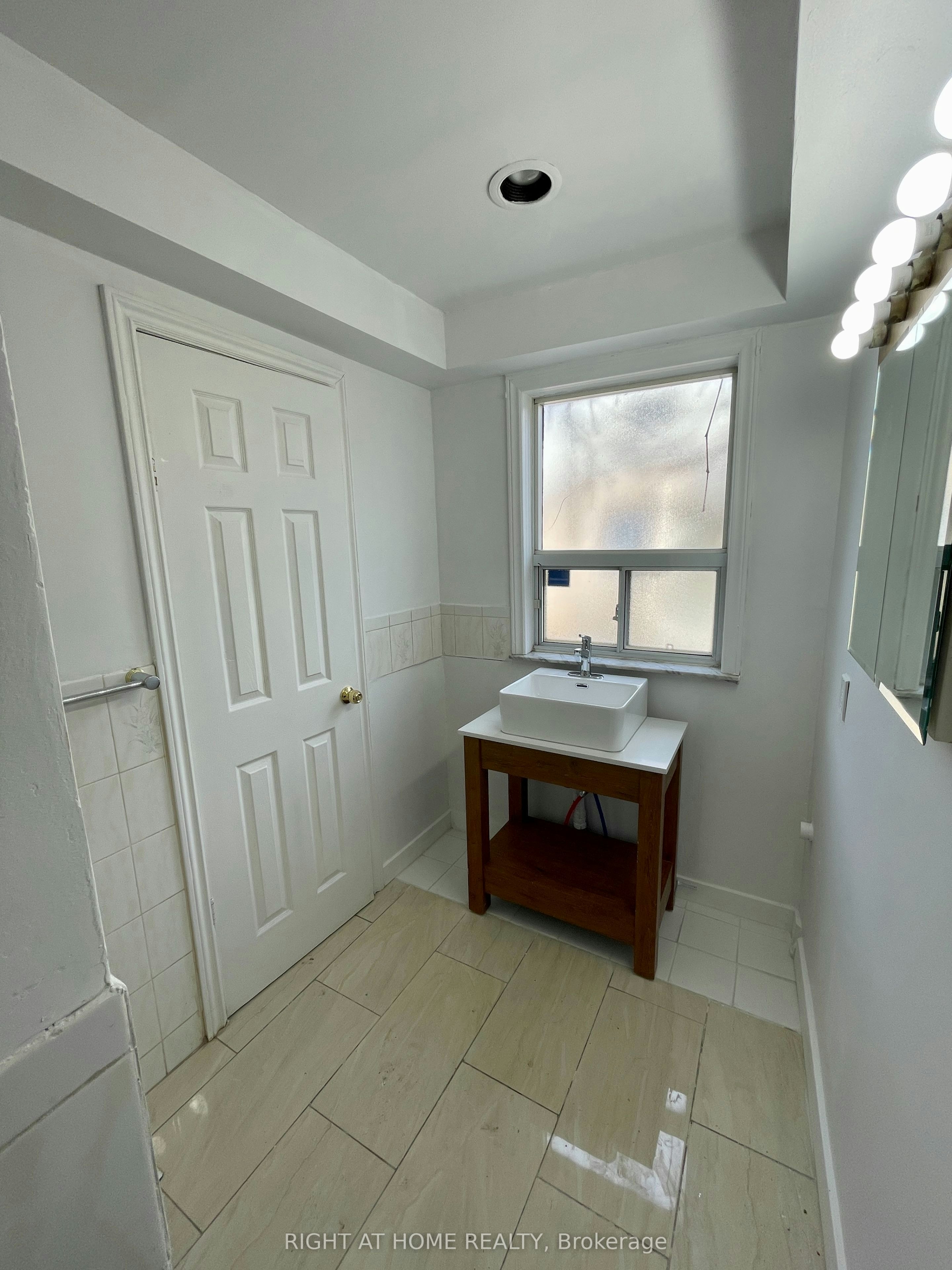 693 Ossington Avenue, Toronto, ON, M6G 3T6 - 11