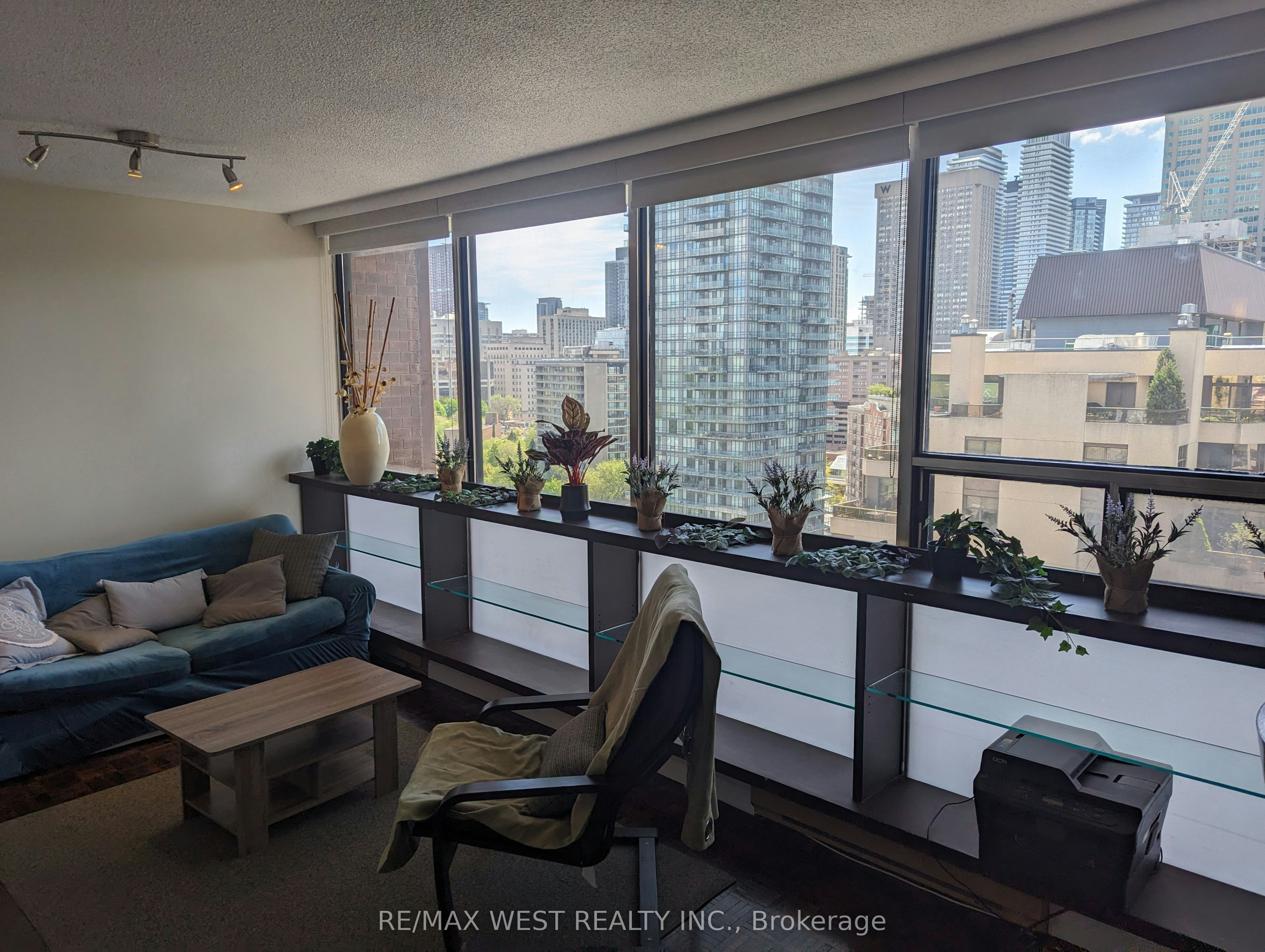 1206-914 Yonge Street, Toronto, ON, M4W 3C8 - 2