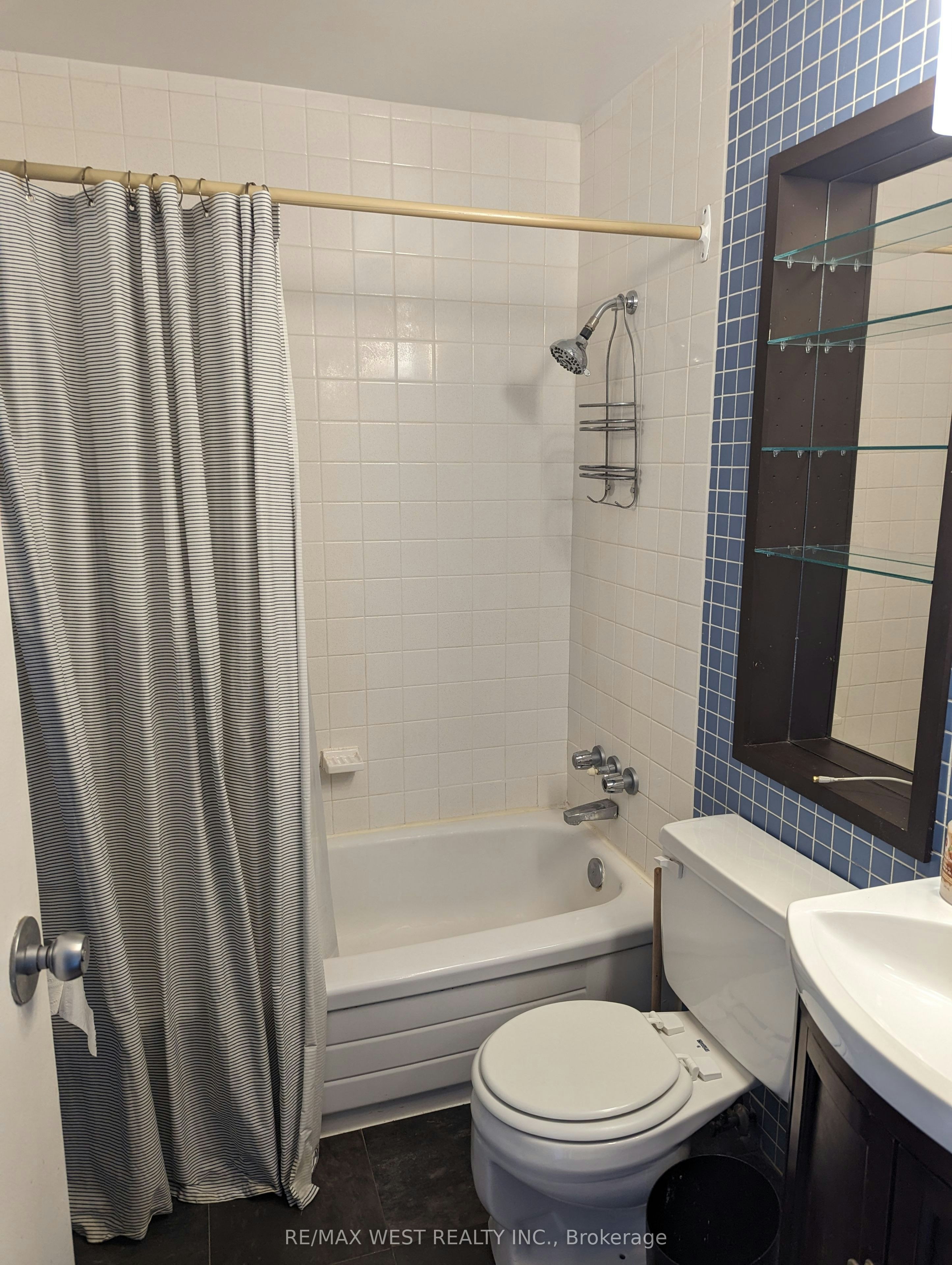 1206-914 Yonge Street, Toronto, ON, M4W 3C8 - 9
