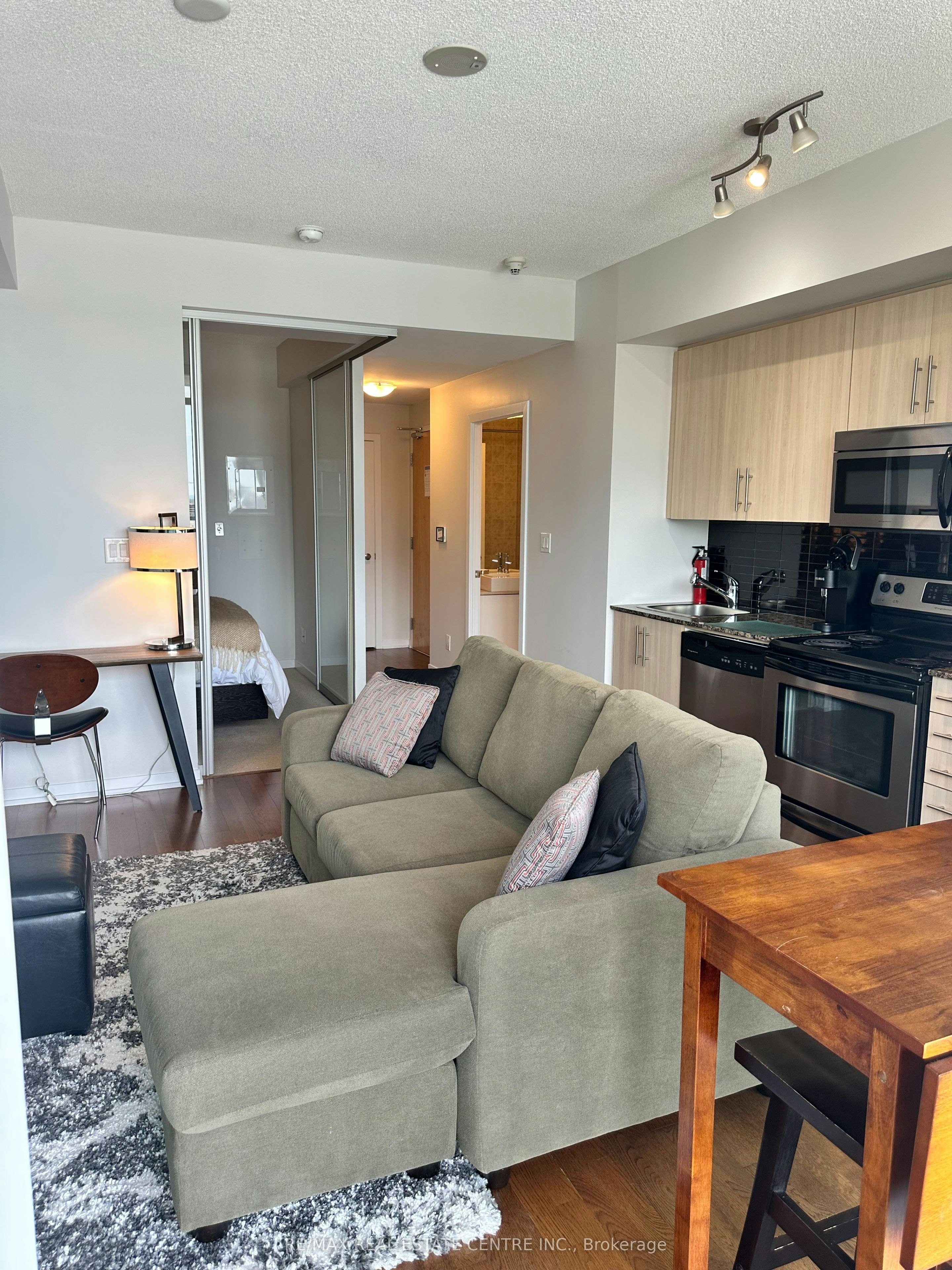 4706-65 Bremner Boulevard, Toronto, ON, M5J 0A7 - 5