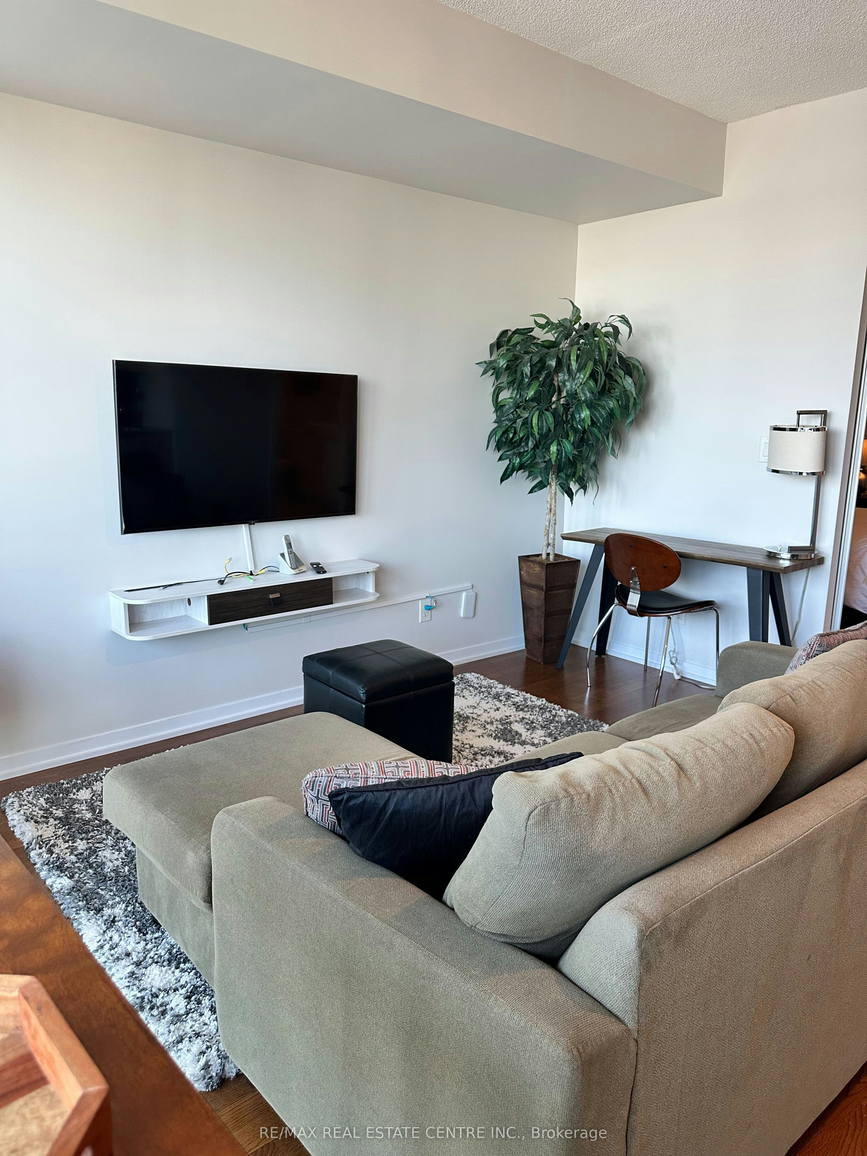 4706-65 Bremner Boulevard, Toronto, ON, M5J 0A7 - 4