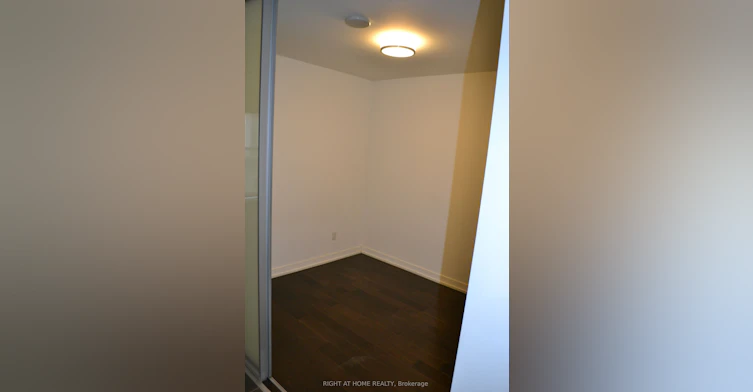 207-170 Fort York Boulevard, Toronto, ON, M5V 0E6 - 8