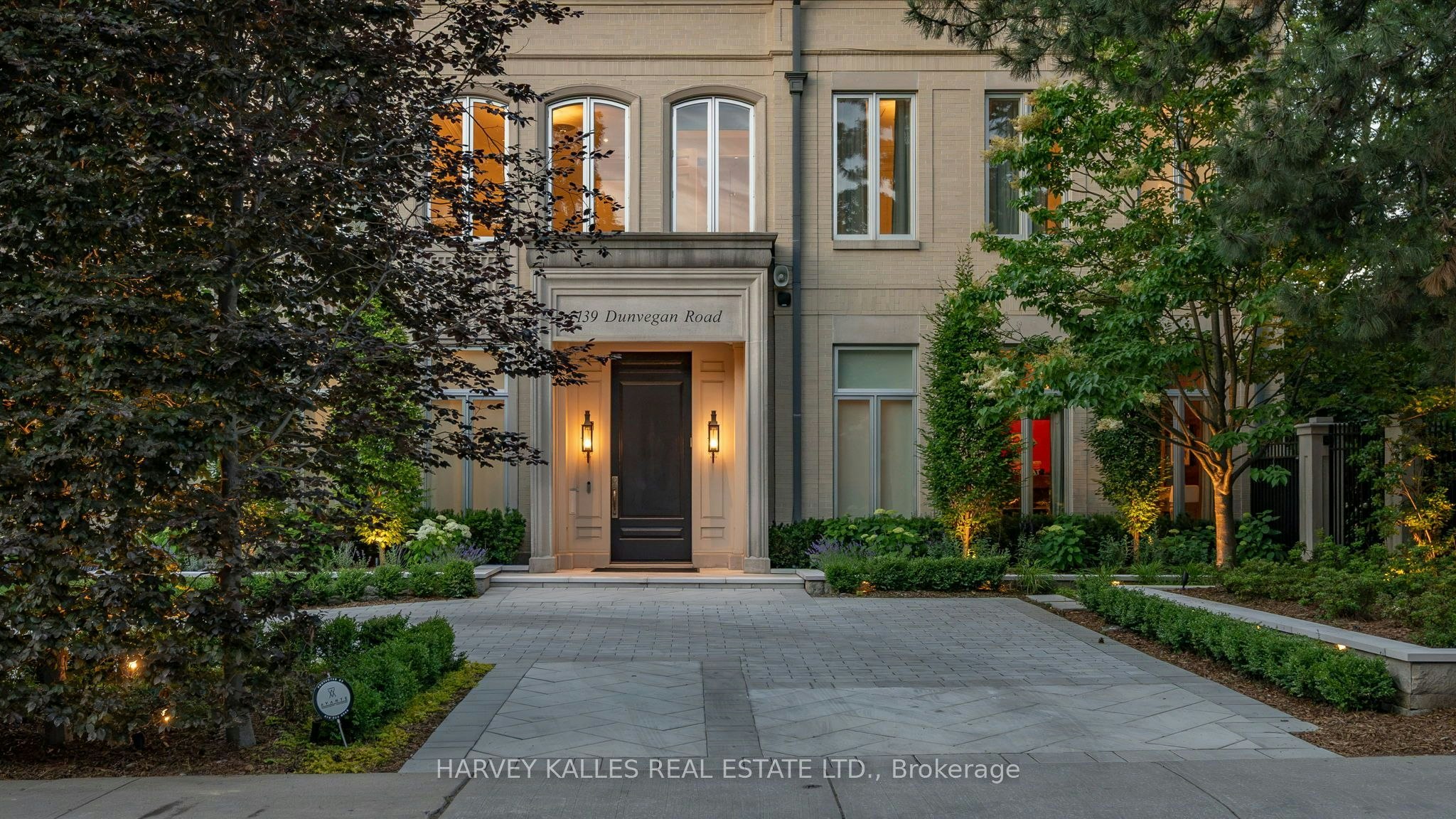 139 Dunvegan Road, Toronto, ON, M5P 2N8