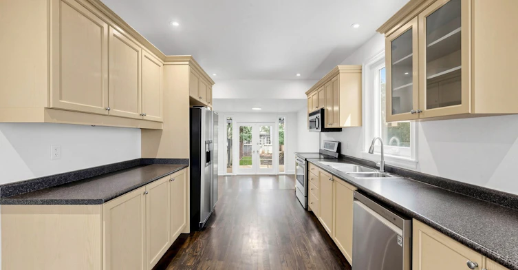 Main & Upper-68 Macpherson Avenue, Toronto, ON, M5R 1W8 - 8