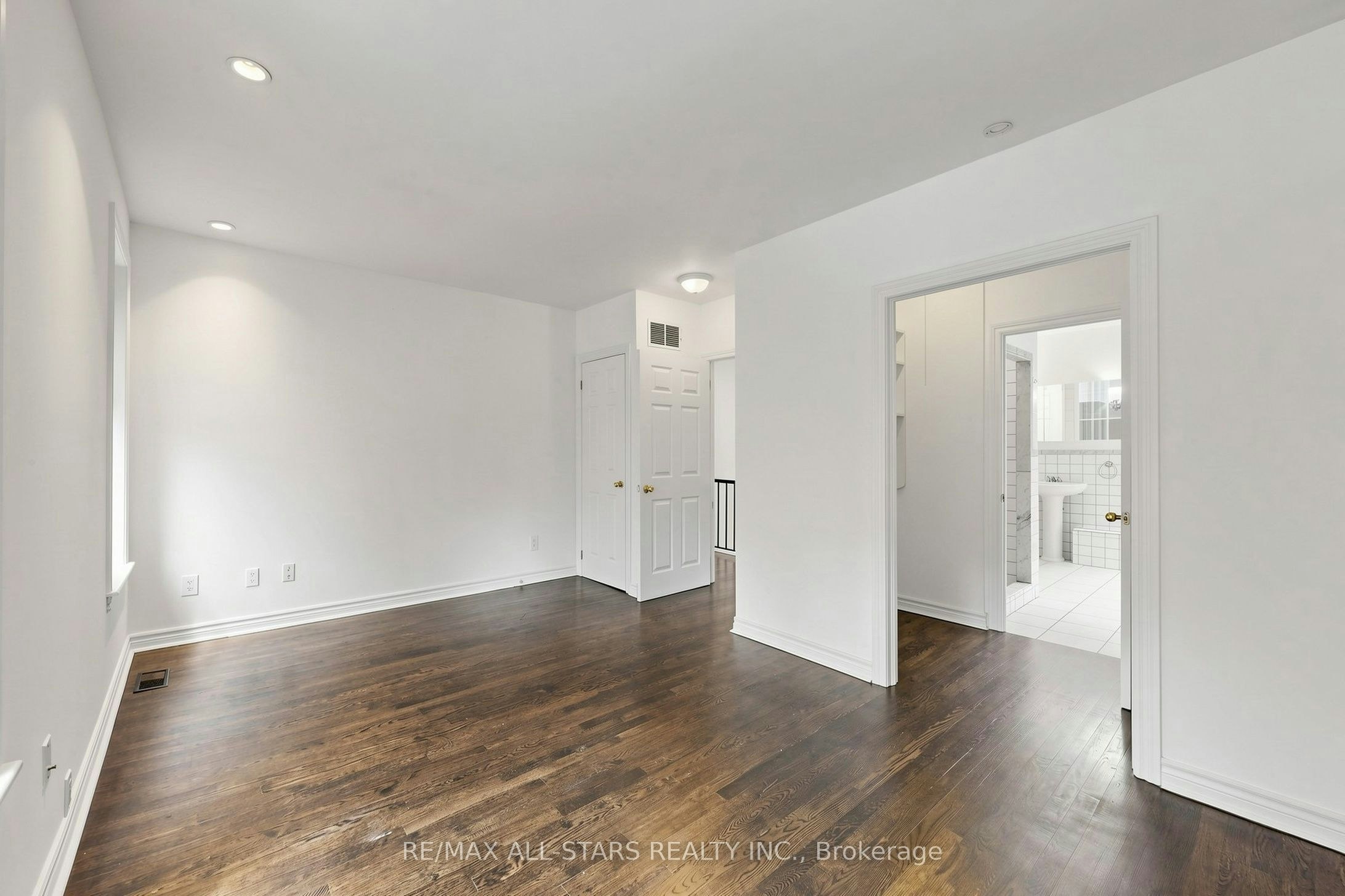 Main & Upper-68 Macpherson Avenue, Toronto, ON, M5R 1W8 - 20