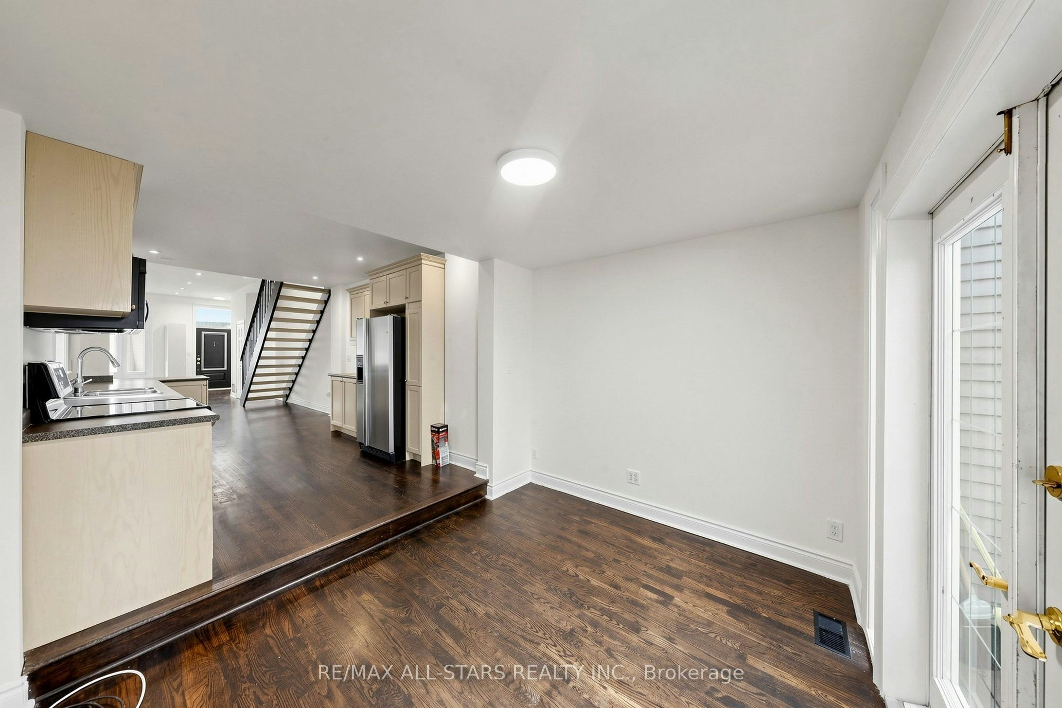 Main & Upper-68 Macpherson Avenue, Toronto, ON, M5R 1W8 - 12